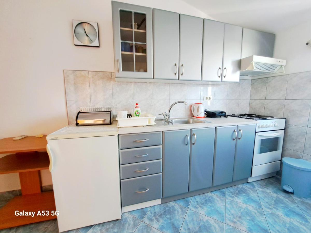Apartamento Aparments Orange & Blue Fažana Exterior foto